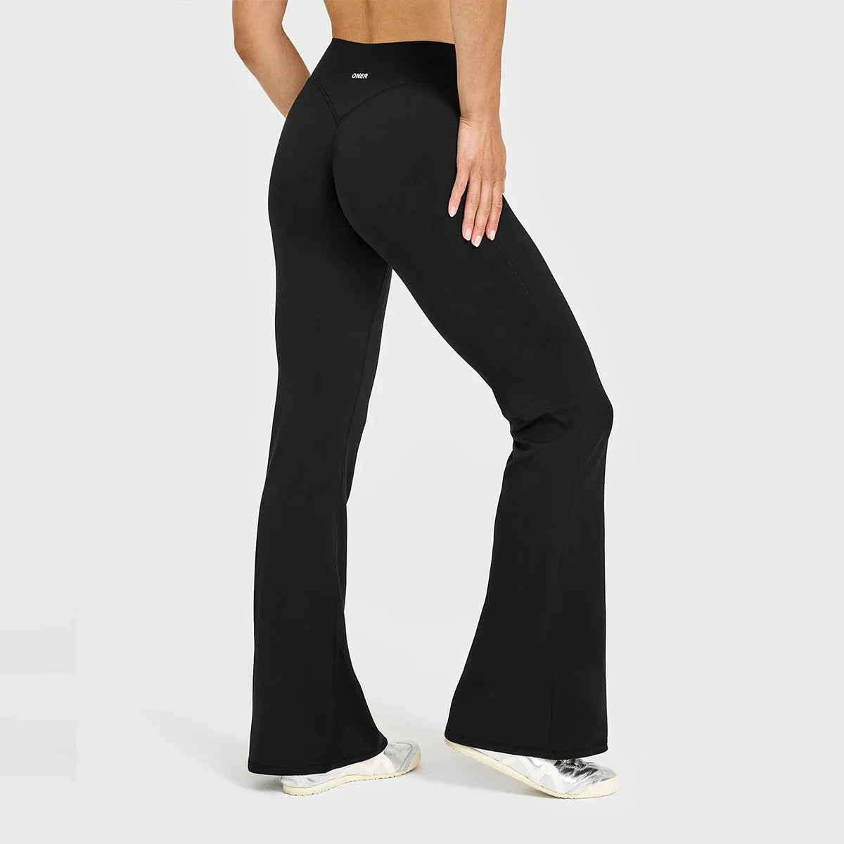 Women’s Wide-Leg Scrunch Leggings
